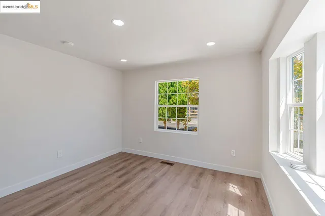 $1,025,000 | 1086 61st Street, Oakland, CA 94608