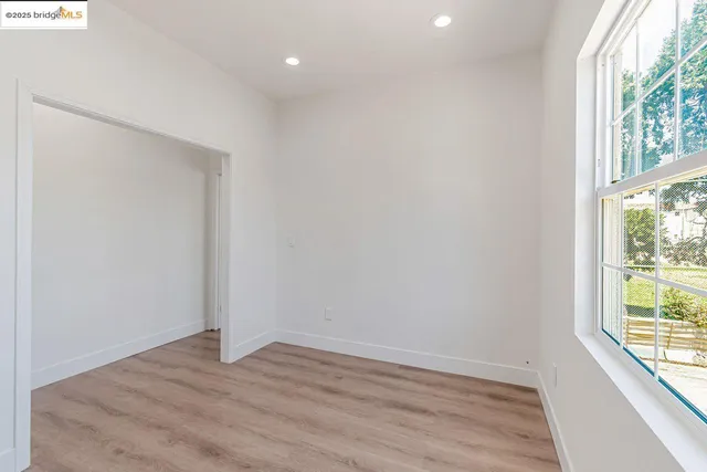 $1,025,000 | 1086 61st Street, Oakland, CA 94608