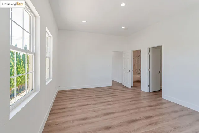 $1,025,000 | 1086 61st Street, Oakland, CA 94608