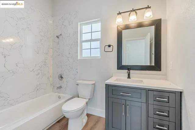 $1,025,000 | 1086 61st Street, Oakland, CA 94608