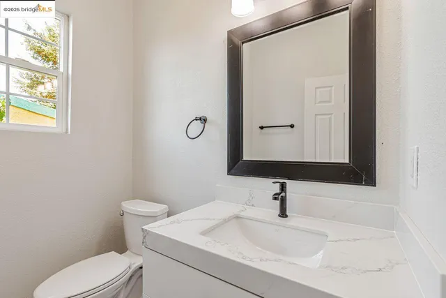 $1,025,000 | 1086 61st Street, Oakland, CA 94608