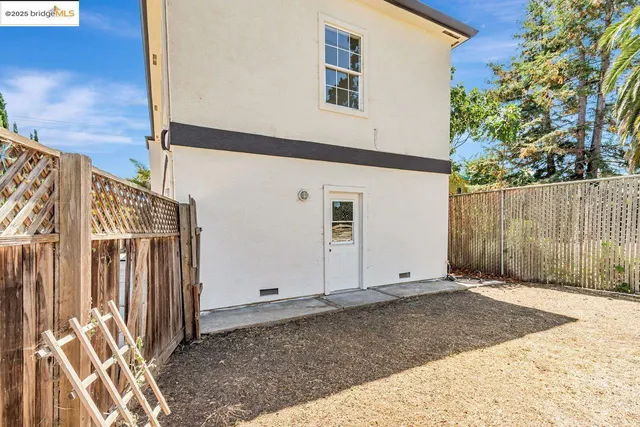 $1,025,000 | 1086 61st Street, Oakland, CA 94608