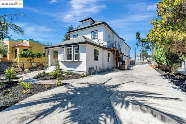 $1,025,000 | 1086 61st Street, Oakland, CA 94608