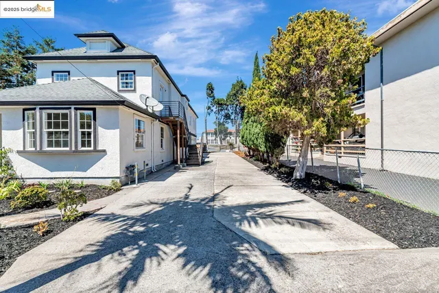 $1,025,000 | 1086 61st Street, Oakland, CA 94608