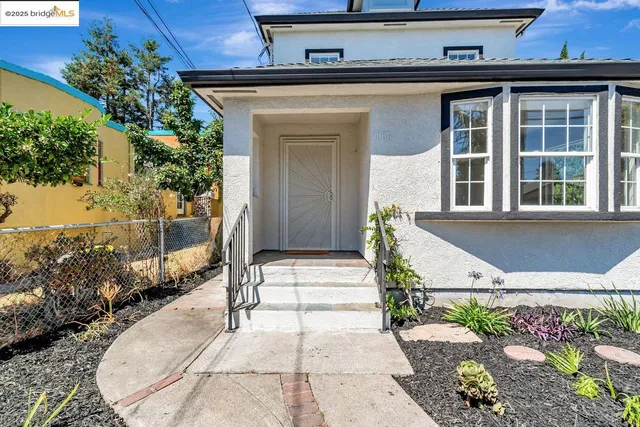 $1,025,000 | 1086 61st Street, Oakland, CA 94608