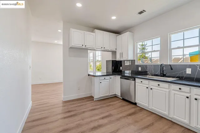 $1,025,000 | 1086 61st Street, Oakland, CA 94608
