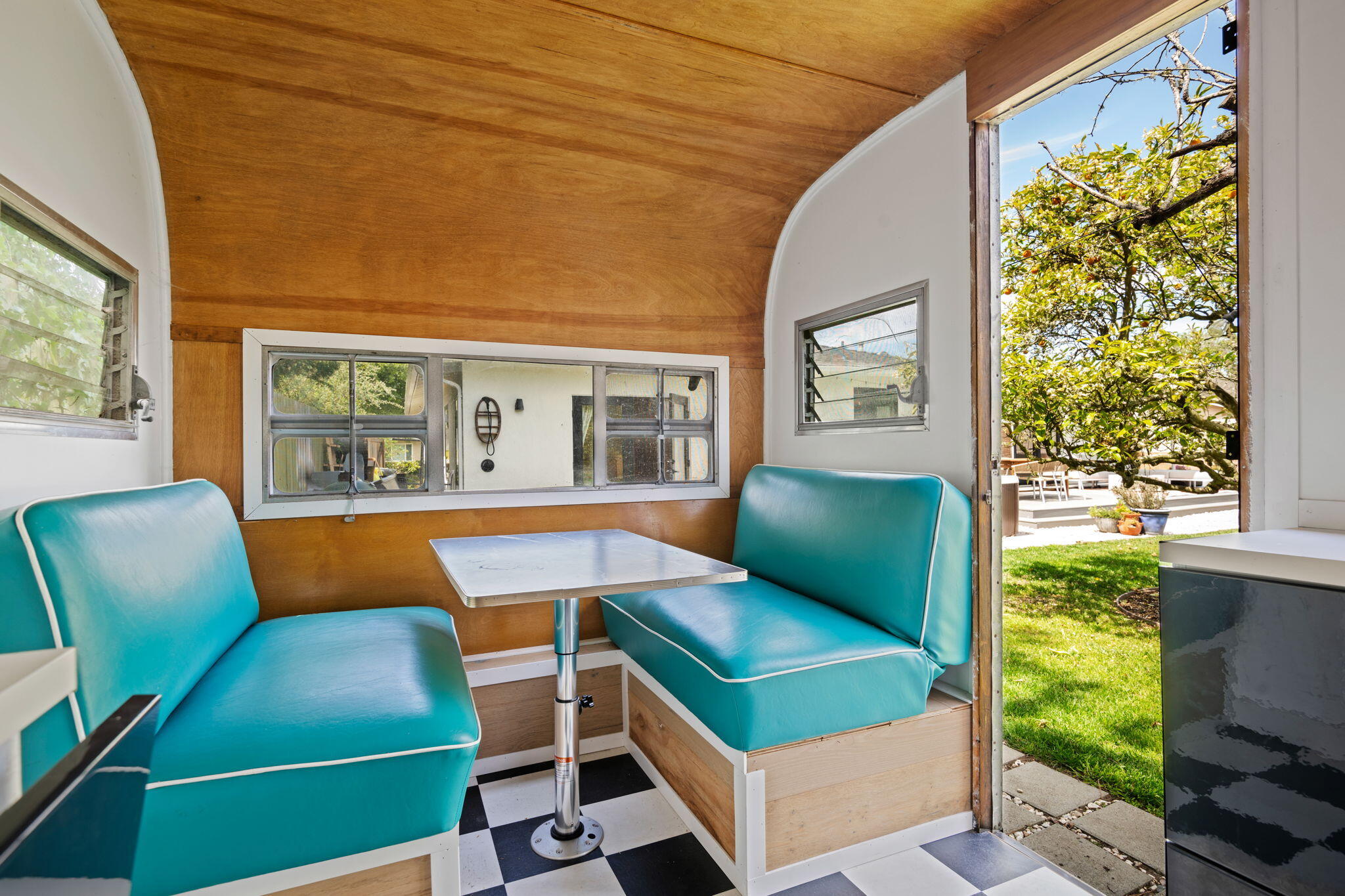 308 Cooper Road Santa Barbara, CA 93109 - Photo 25 of 29 Retro Camper - Interior