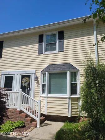 $1,200 | 119 Oakmont Drive, Unit 26, Greenville, NC 27858