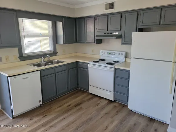 $1,200 | 119 Oakmont Drive, Unit 26, Greenville, NC 27858