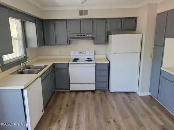 $1,200 | 119 Oakmont Drive, Unit 26, Greenville, NC 27858