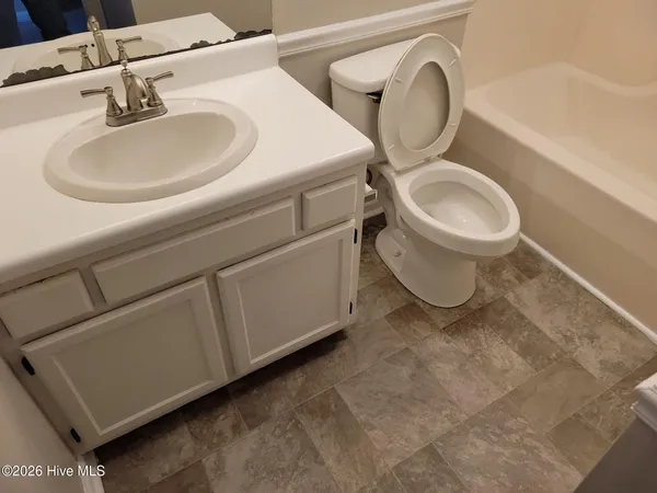 $1,200 | 119 Oakmont Drive, Unit 26, Greenville, NC 27858