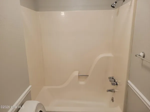 $1,200 | 119 Oakmont Drive, Unit 26, Greenville, NC 27858