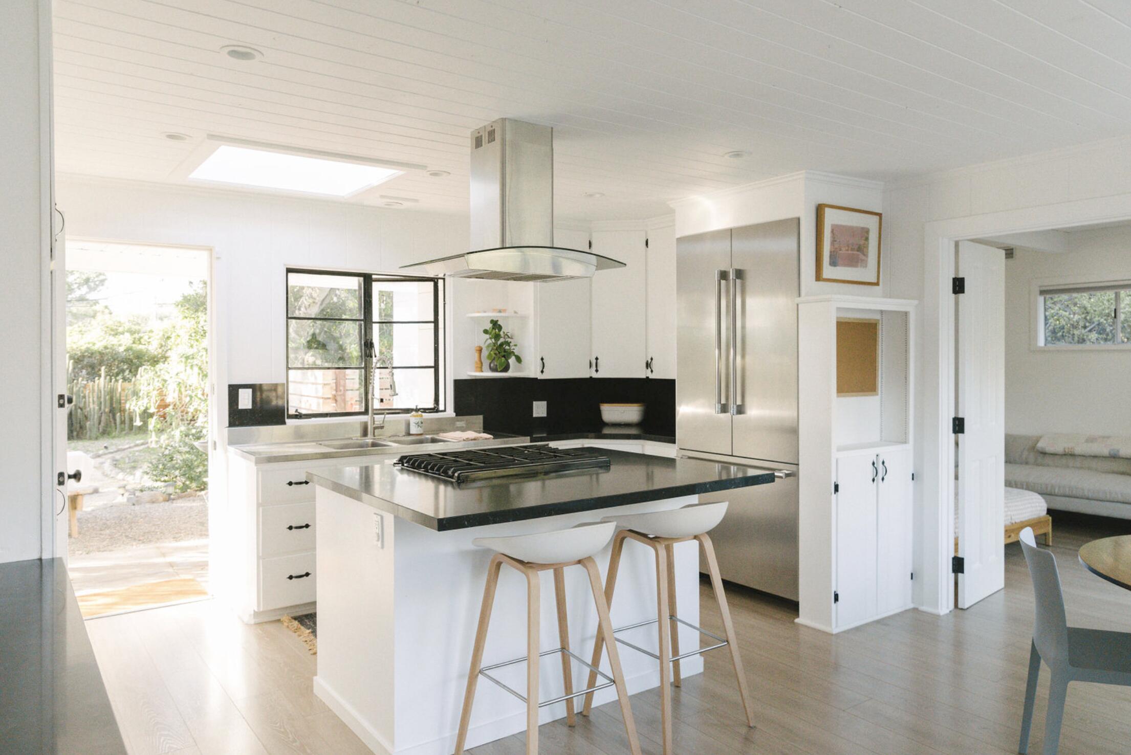 696 Romero Canyon Road Montecito, CA 93108 - Photo 12 of 39 kitchen