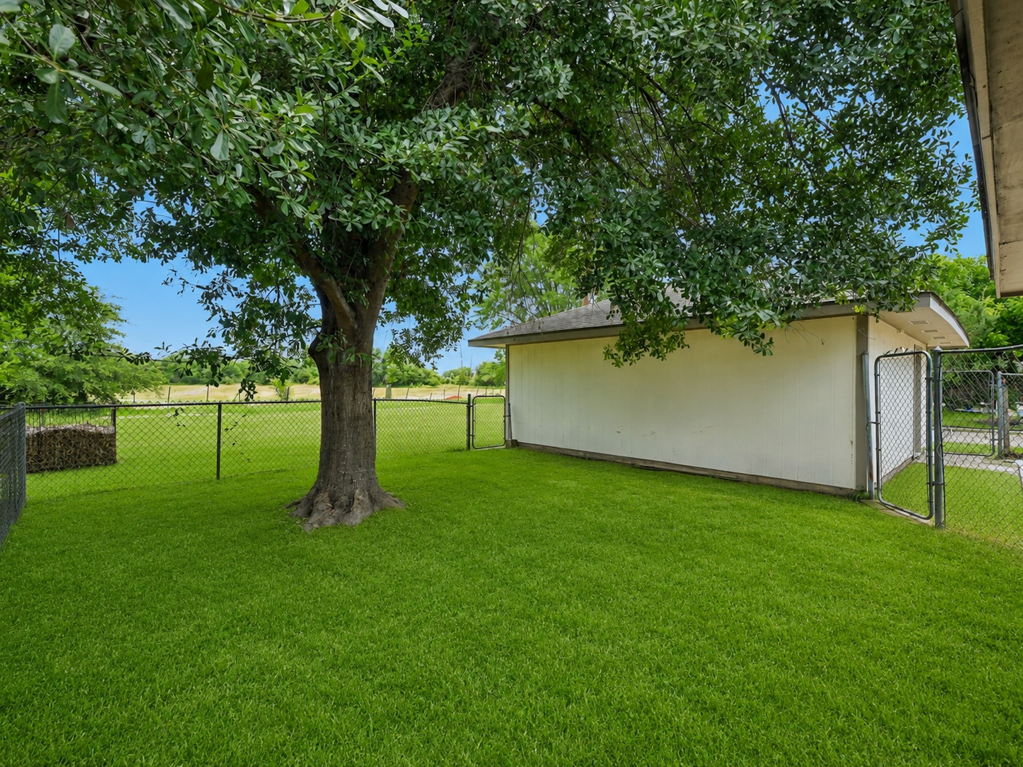 7110 Log View Drive Houston, TX 77040 - Photo 29 of 32