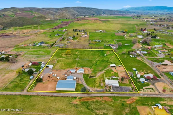 $800,000 | 150 Dusty Puddle Road, Unit A&B, Selah, WA 98942