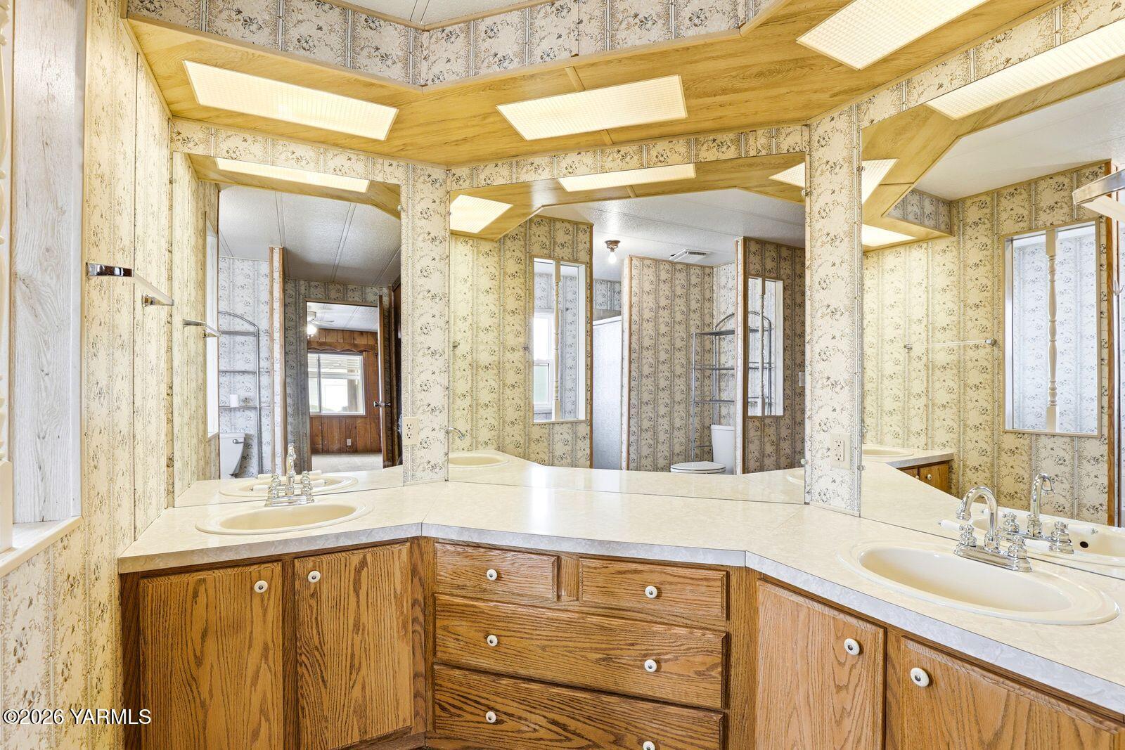 150 Dusty Puddle Road, Unit A&B Selah, WA 98942 - Photo 15 of 51 150 Dusty Puddle Rd_020