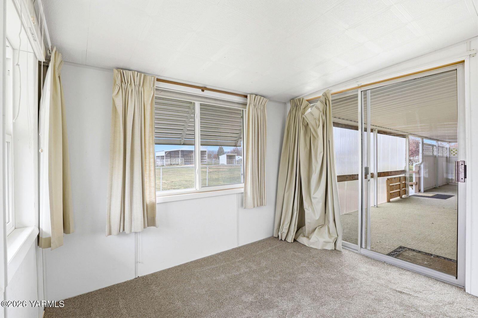 150 Dusty Puddle Road, Unit A&B Selah, WA 98942 - Photo 21 of 51 150 Dusty Puddle Rd_028