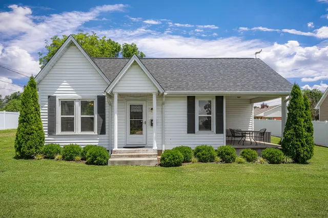 $249,000 | 304 West Main Street, Smithville, TN 37166