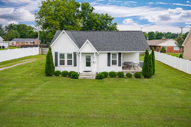 $249,000 | 304 West Main Street, Smithville, TN 37166