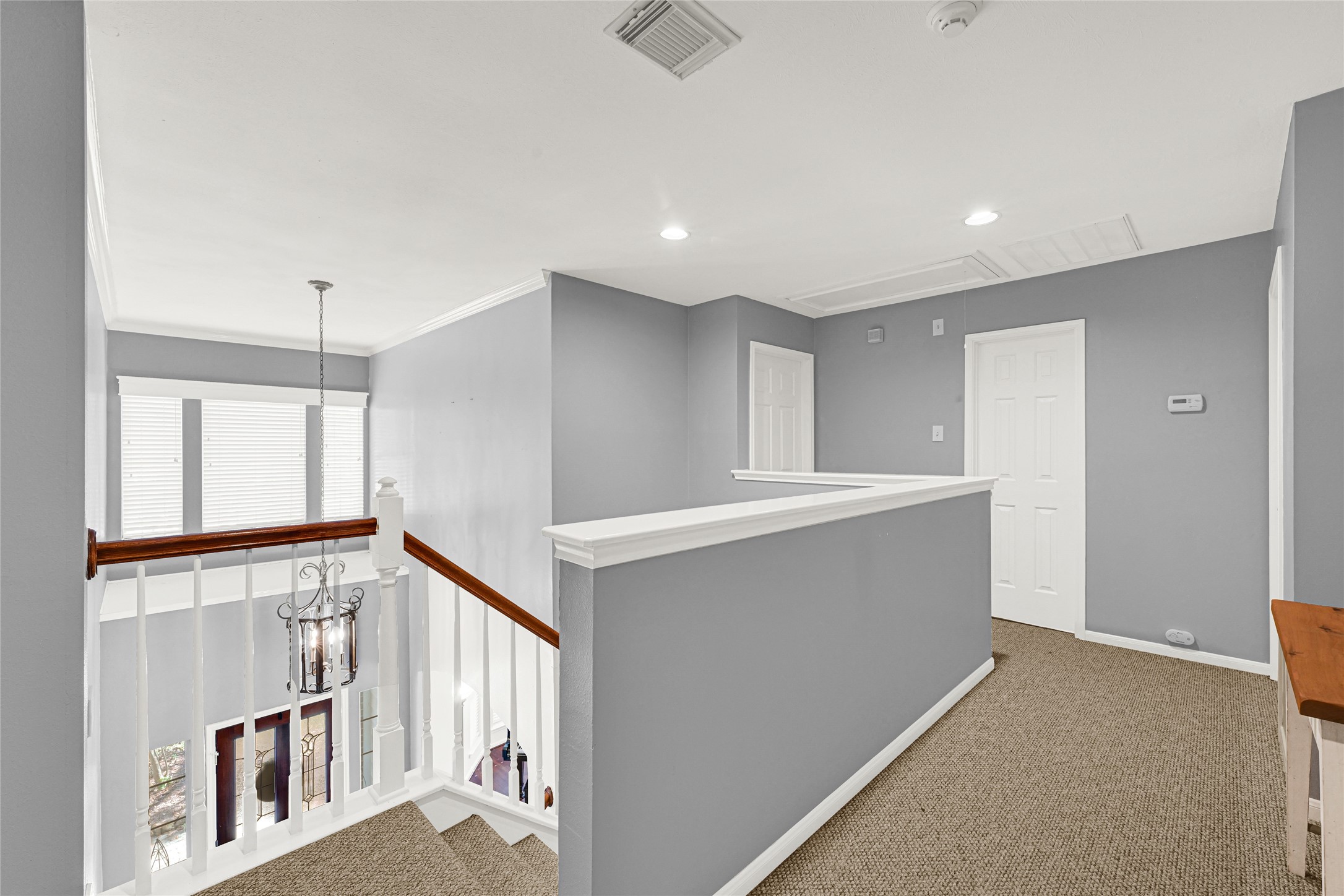 12902 Chalfield Circle Houston, TX 77044 - Photo 17 of 36 2nd floor hallway
