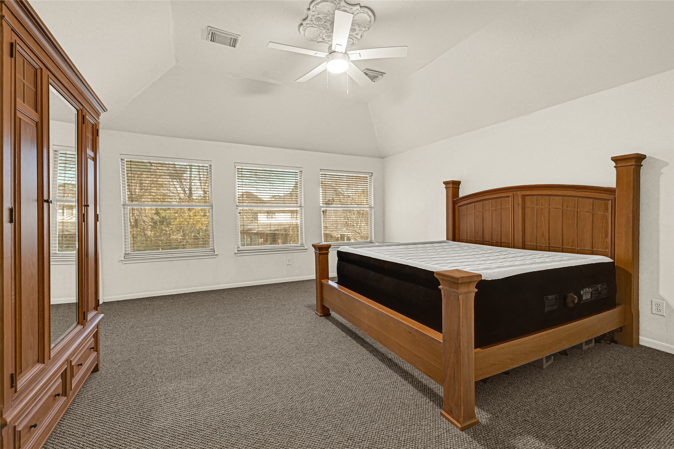12902 Chalfield Circle Houston, TX 77044 - Photo 18 of 36 2nd floor owner's suite