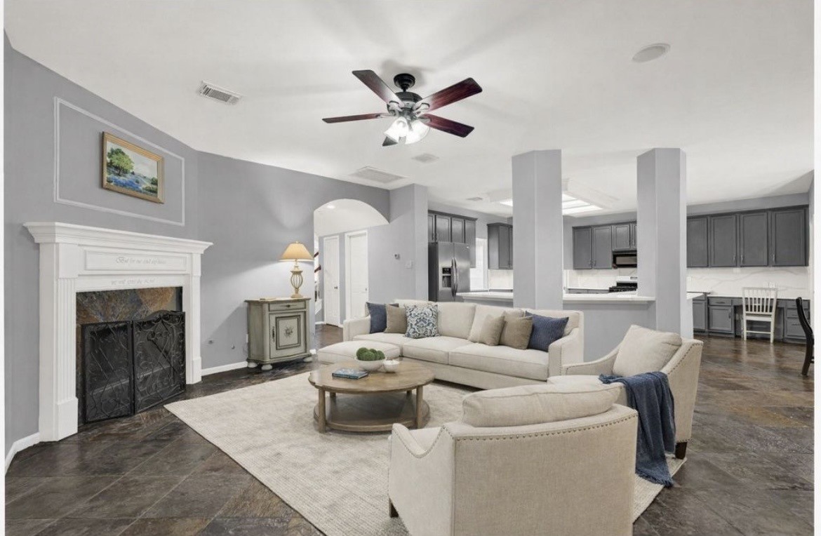 12902 Chalfield Circle Houston, TX 77044 - Photo 9 of 36 virtual staged