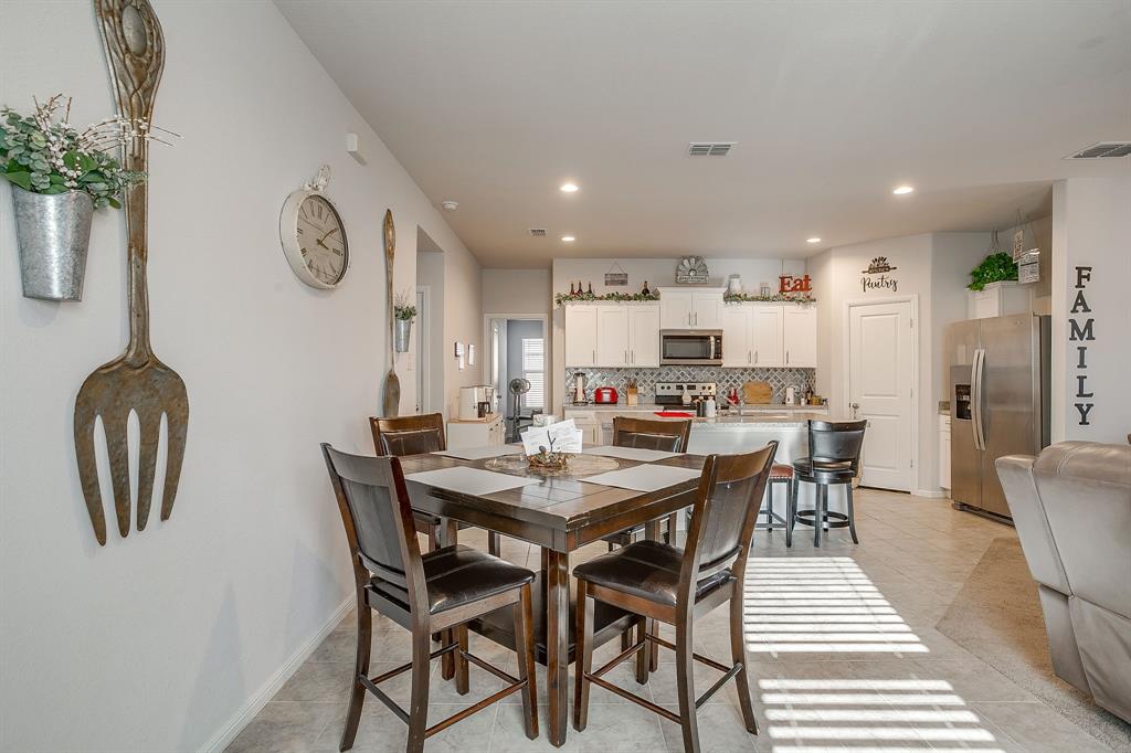 714 Rendyn Way Cleburne, TX 76033 - Photo 13 of 33