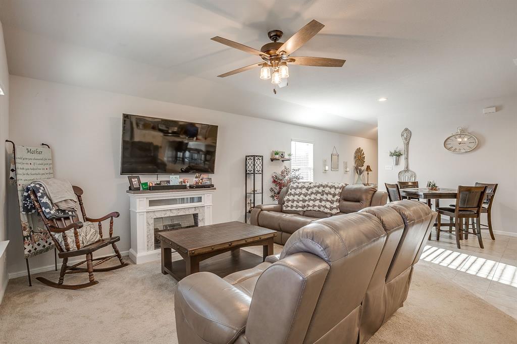 714 Rendyn Way Cleburne, TX 76033 - Photo 17 of 33