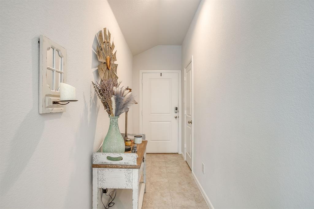 714 Rendyn Way Cleburne, TX 76033 - Photo 5 of 33