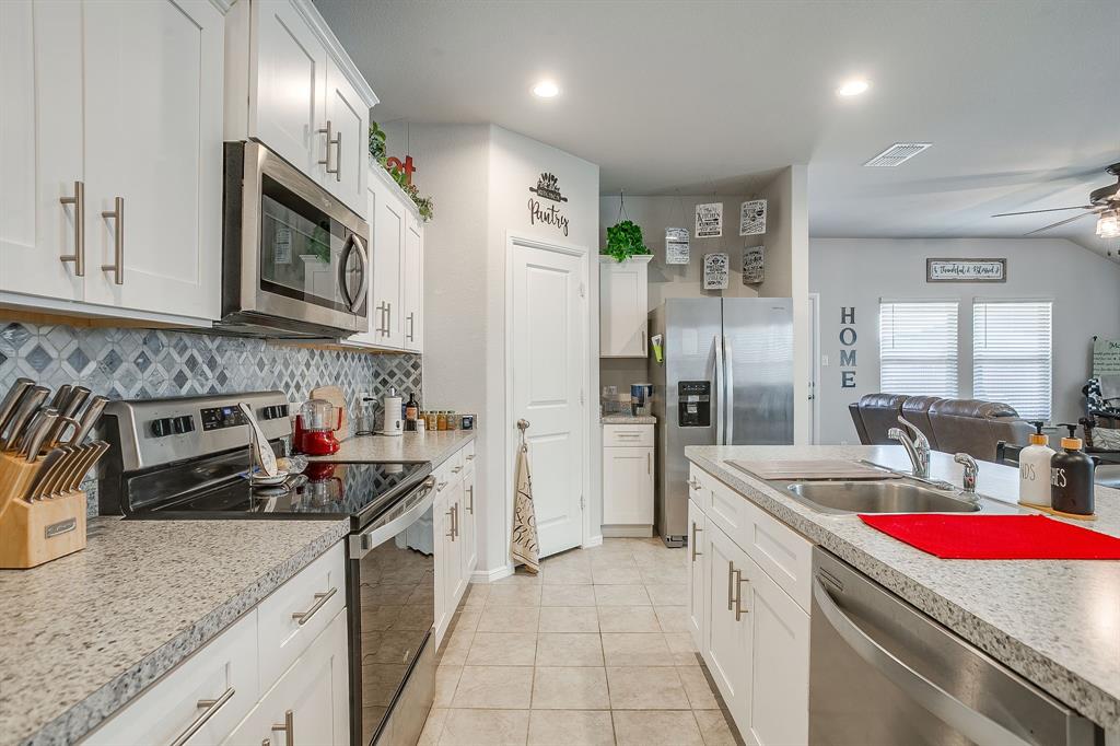 714 Rendyn Way Cleburne, TX 76033 - Photo 7 of 33