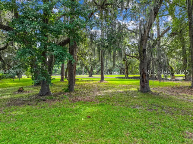 $1,650,000 | 18 Summerton Drive, Bluffton, SC 29910