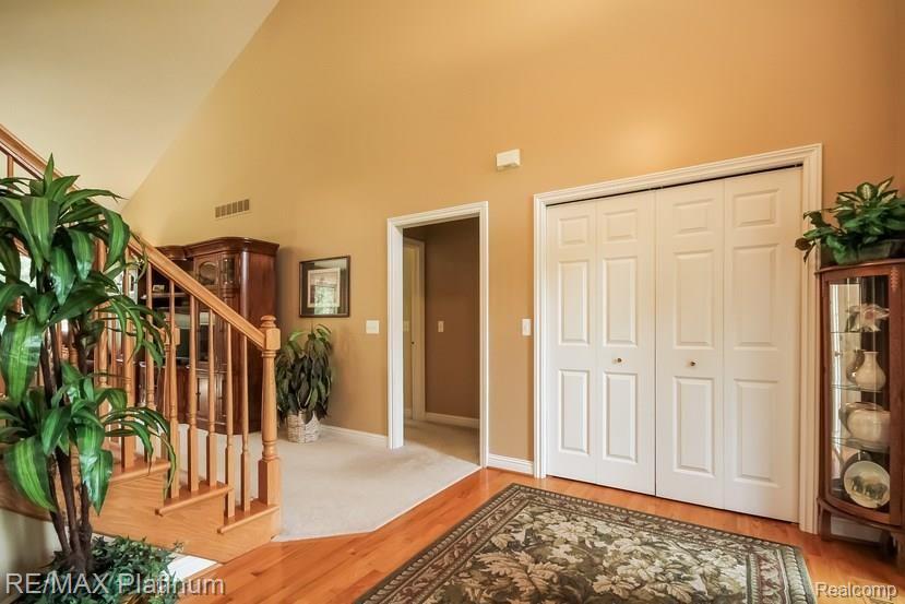 2813 Black Eagle Ridge Howell, MI 48843 - Photo 7 of 61 007-2987410-small.jpg