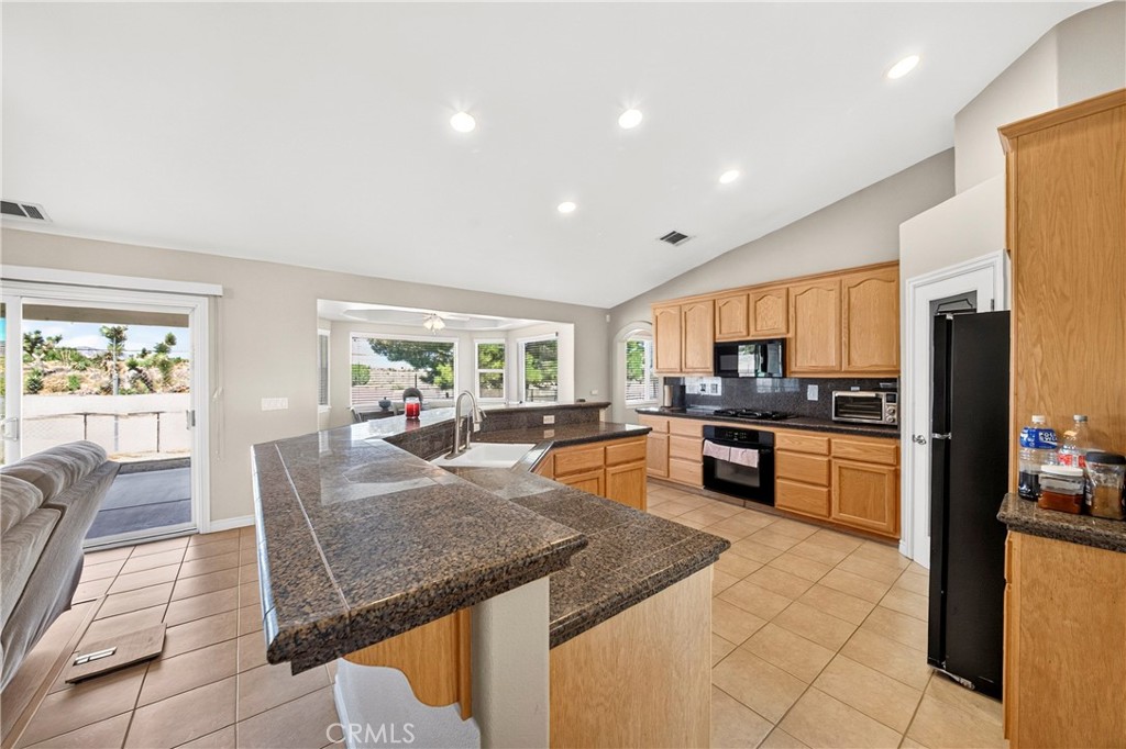 10624 Nugget Road Phelan, CA 92371 - Photo 32 of 70