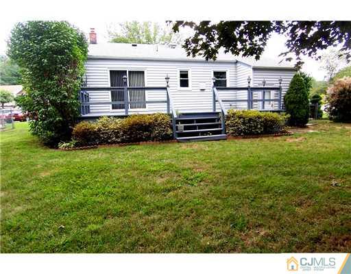 24 Oxford Road Colonia, NJ 07067 - Photo 14 of 24 Gallery Image 14