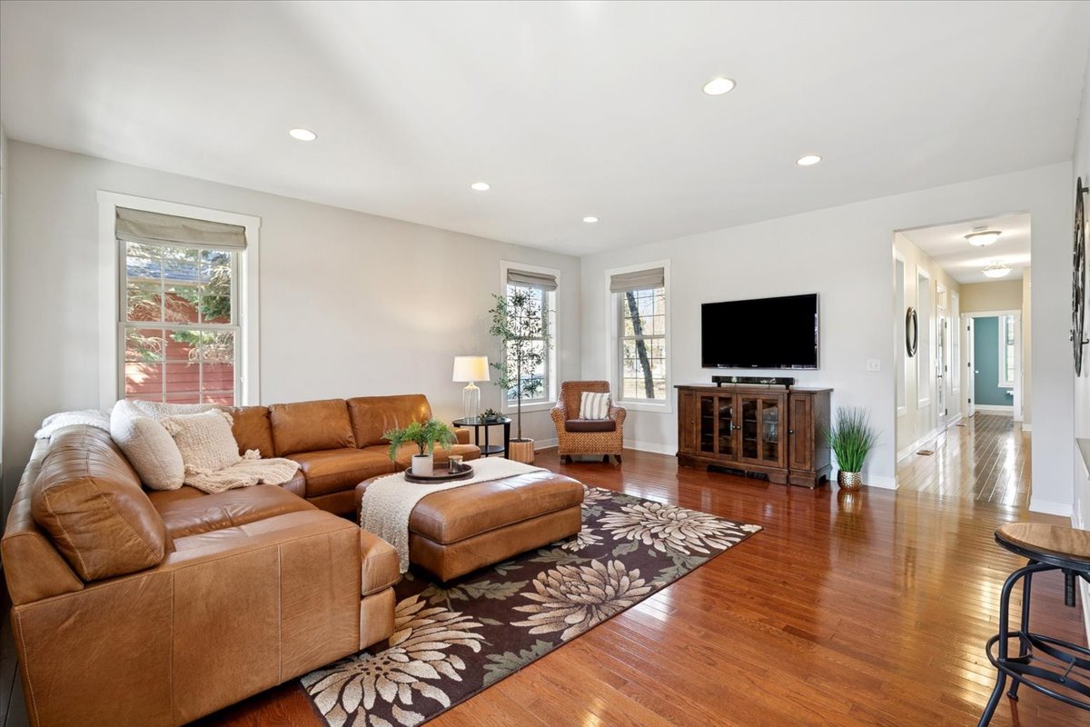 1347 Wild Indigo Road Grayslake, IL 60030 - Photo 10 of 49