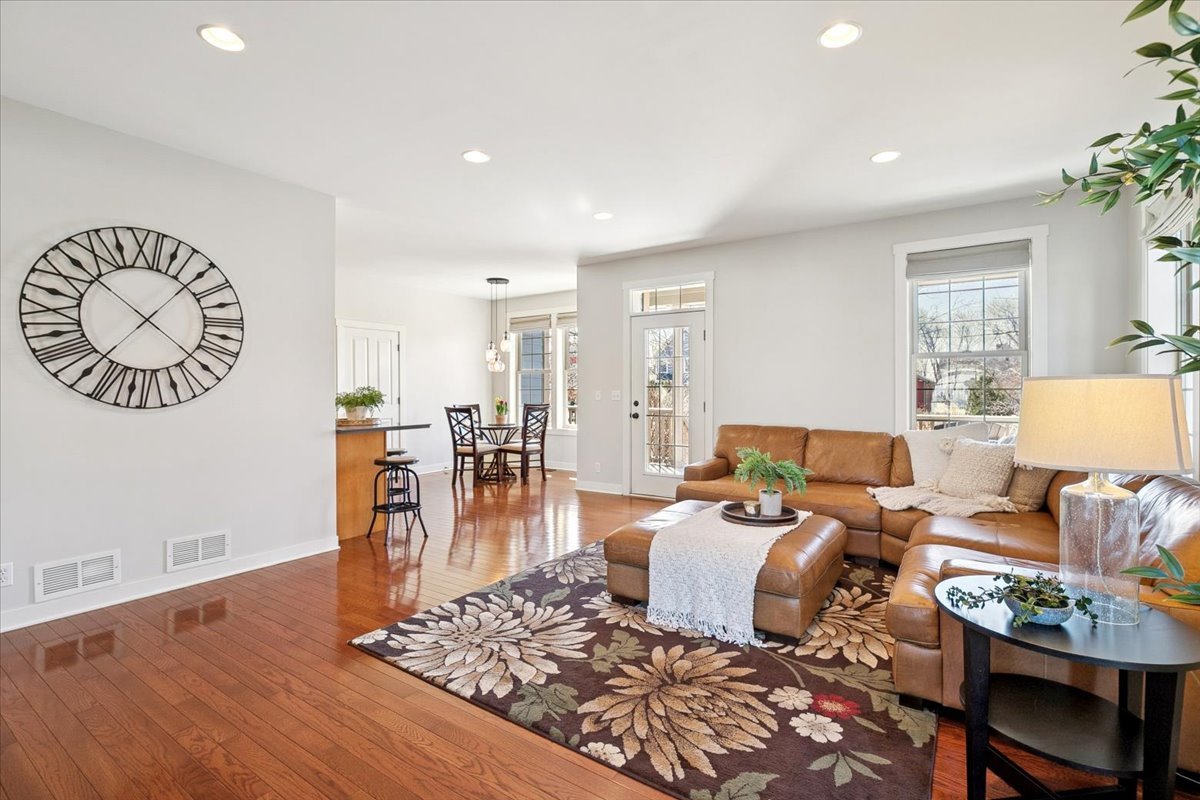 1347 Wild Indigo Road Grayslake, IL 60030 - Photo 9 of 49