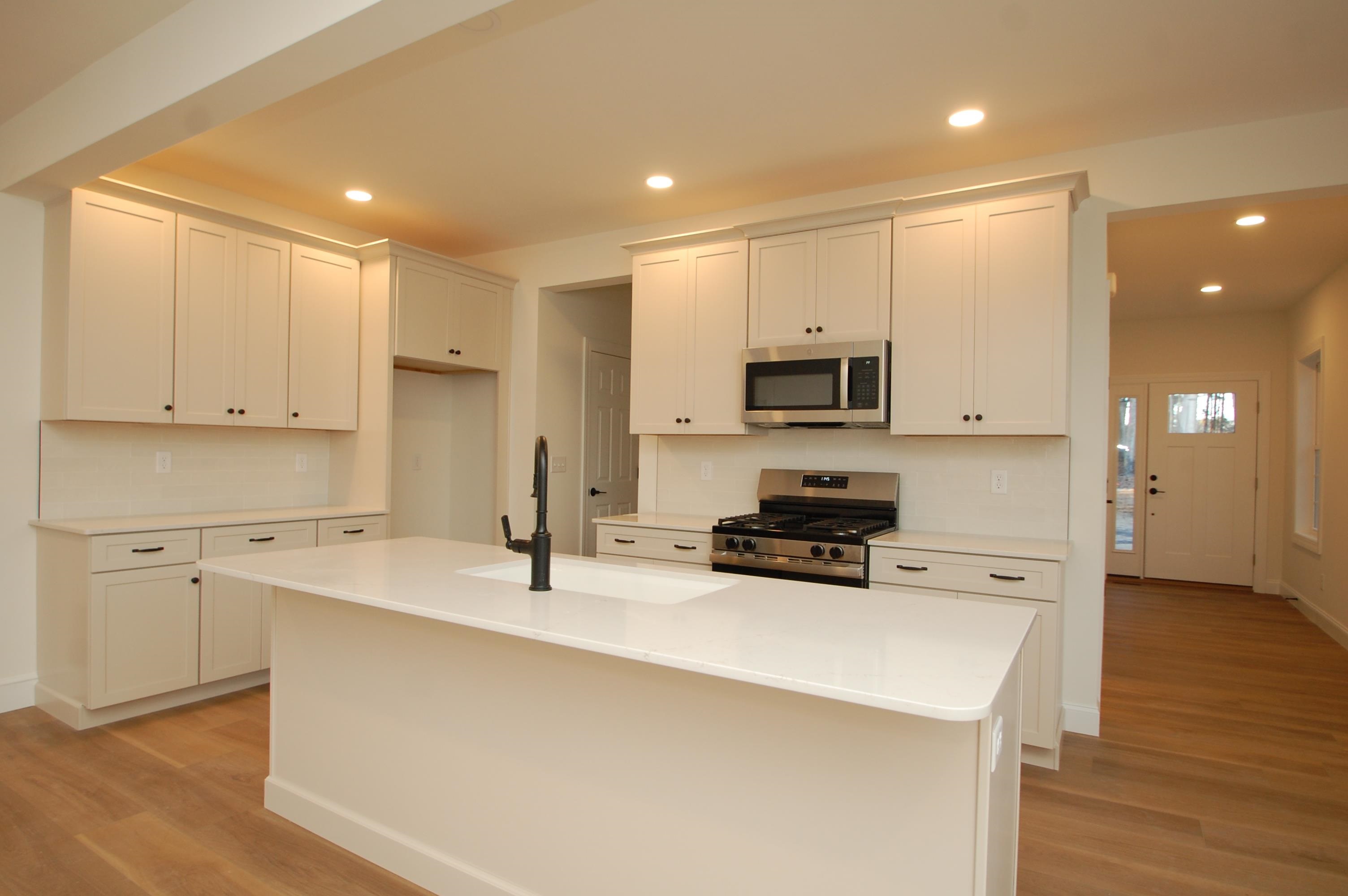 27 A Griffin Road Hudson, NH 03051 - Photo 2 of 16 Gallery Image 2