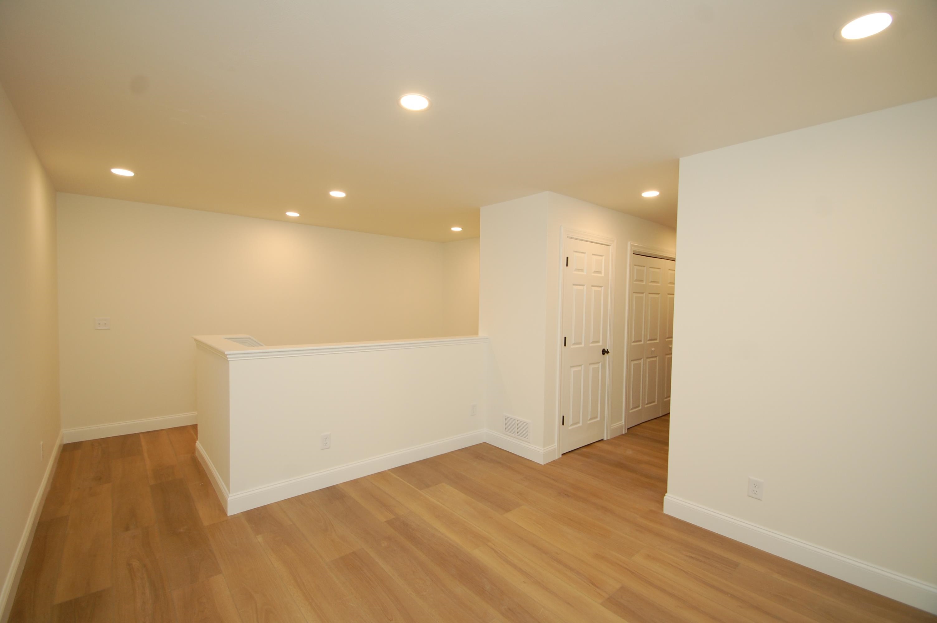 27 A Griffin Road Hudson, NH 03051 - Photo 6 of 16 Gallery Image 6