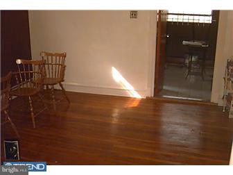 115 Wellington Road Upper Darby, PA 19082 - Photo 4 of 11 Living Room
