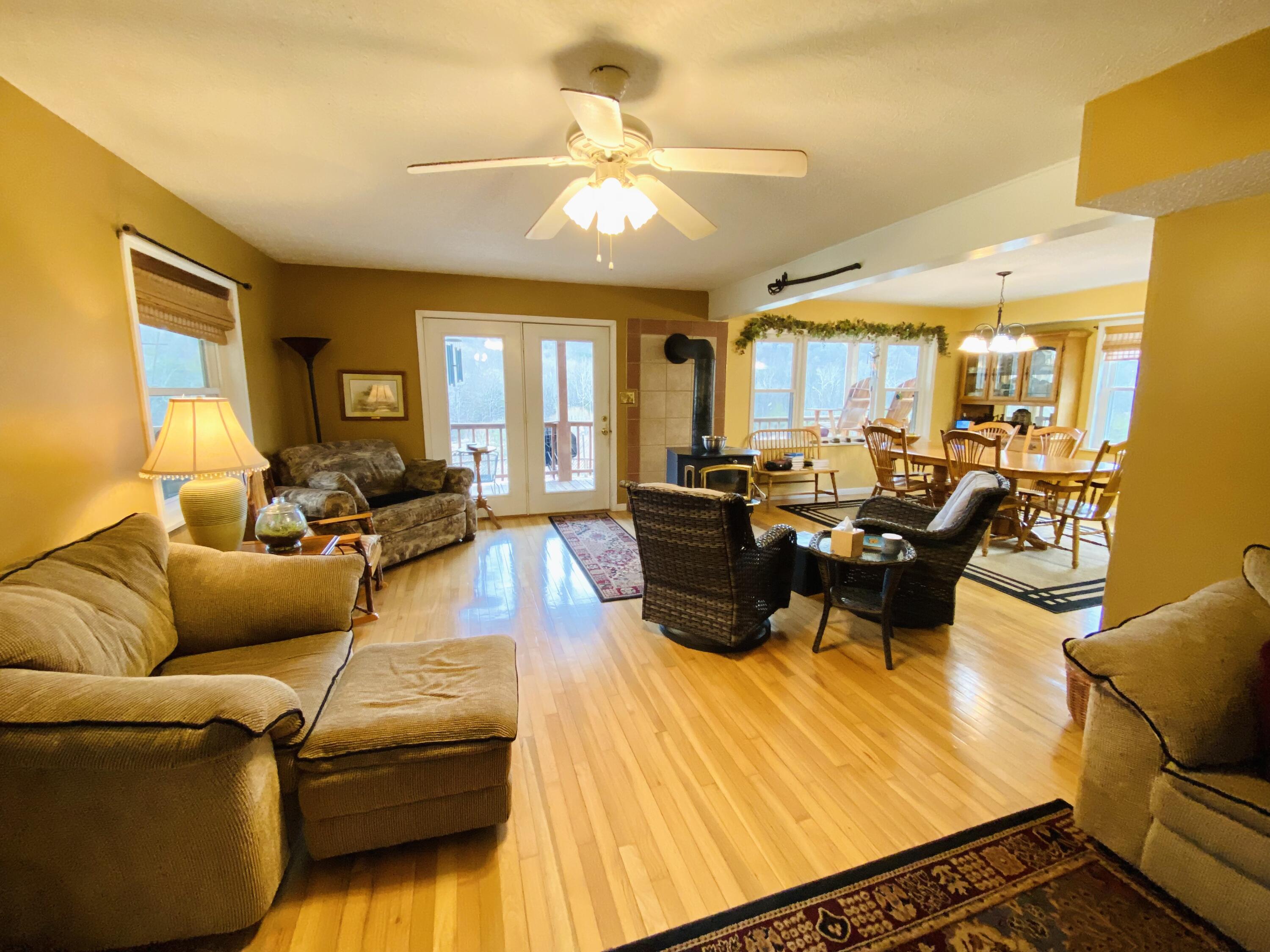 2070 Turkey Creek Road Windsor, KY 42565 - Photo 5 of 41 IMG_1517