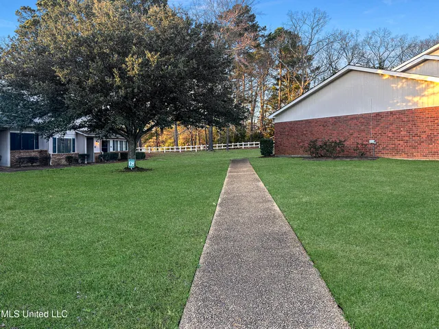 $189,900 | 349 Lakebend Drive, Brandon, MS 39042