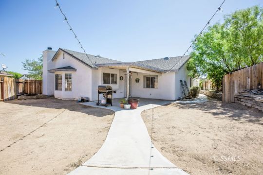 421 Christopher Court Ridgecrest, CA 93555 - Photo 43 of 50 a house view with a outdoor space