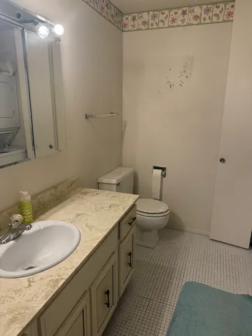 $230,000 | 250 Lake Boulevard, Unit 218, Buffalo Grove, IL 60089