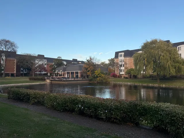 $230,000 | 250 Lake Boulevard, Unit 218, Buffalo Grove, IL 60089