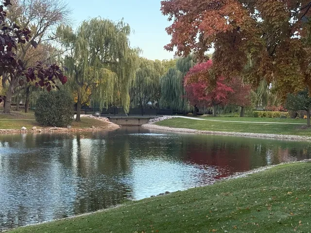 $230,000 | 250 Lake Boulevard, Unit 218, Buffalo Grove, IL 60089