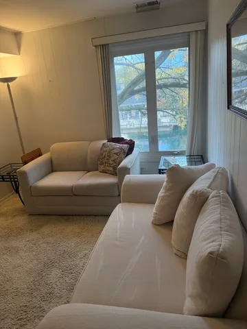 $230,000 | 250 Lake Boulevard, Unit 218, Buffalo Grove, IL 60089