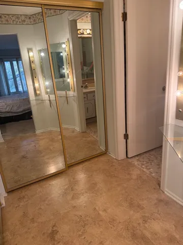 $230,000 | 250 Lake Boulevard, Unit 218, Buffalo Grove, IL 60089