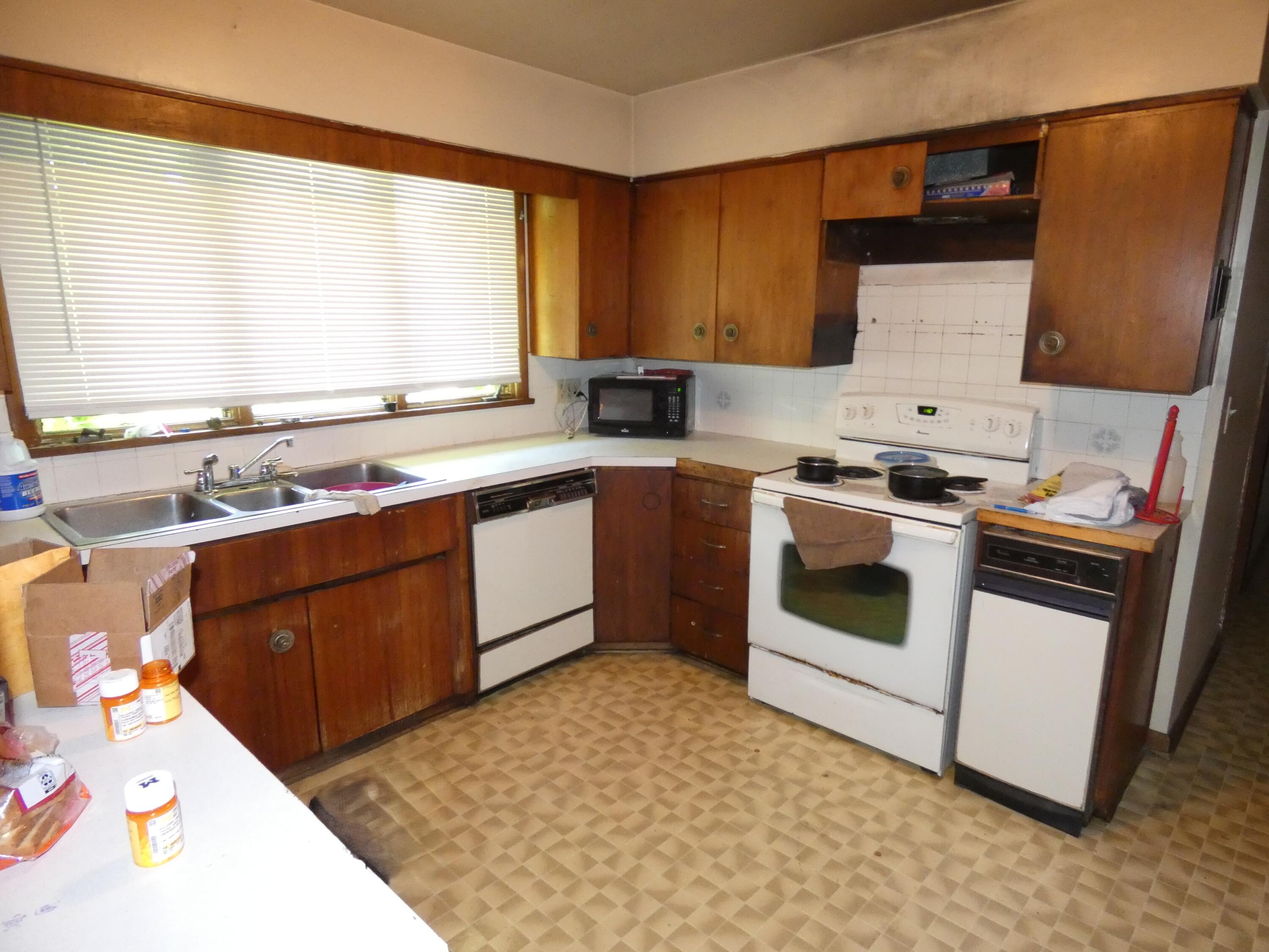 301 Fisk Road Benton Harbor, MI 49022 - Photo 14 of 42 P1010814