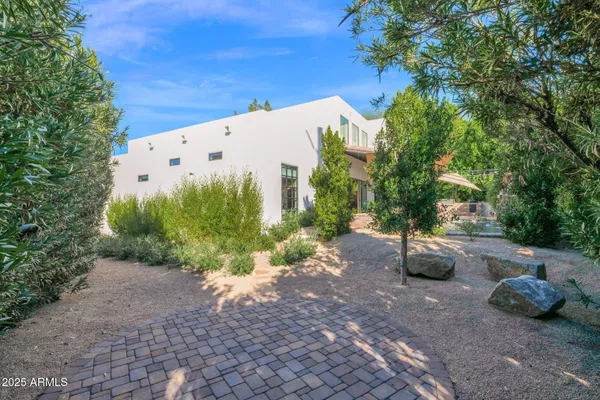 $1,999,500 | 3811 North 64th Street, Scottsdale, AZ 85251