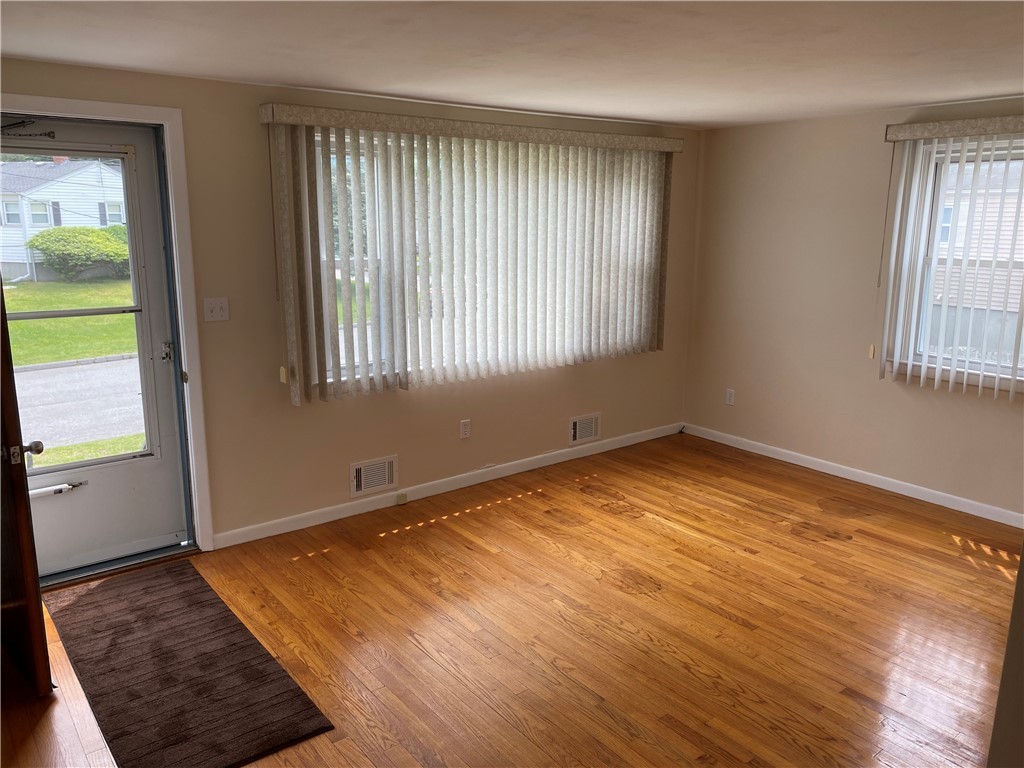 9 Quarry Road Warwick, RI 02889 - Photo 7 of 24 Gallery Image 7